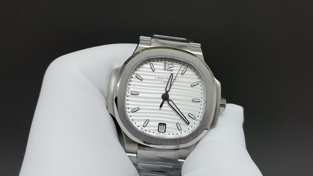 Patek Philippe Nautilus (71181A) ​