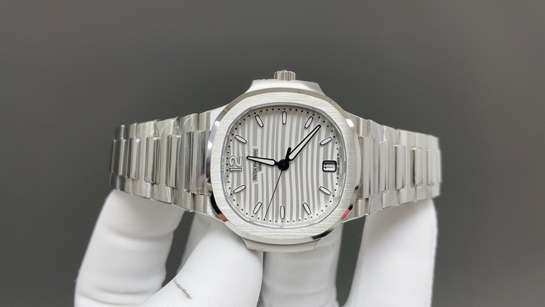 Patek Philippe Nautilus (71181A) ​