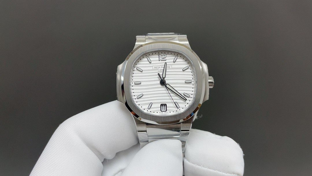 Patek Philippe Nautilus (71181A) ​