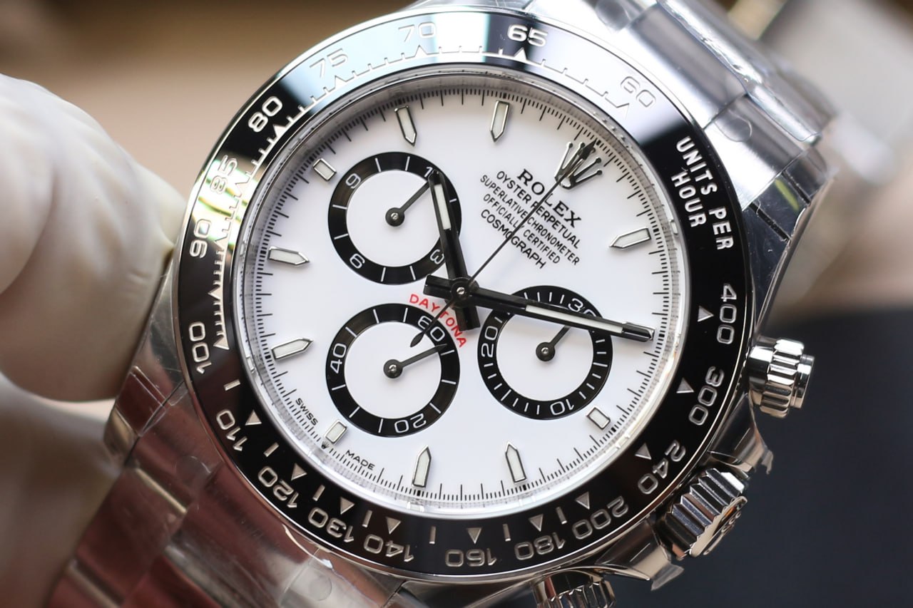 Rolex Cosmograph Daytona (126500LN) – White Dial