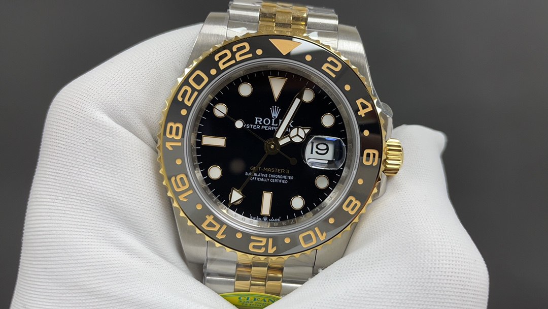 Rolex GMT-Master II (126713GRNR)