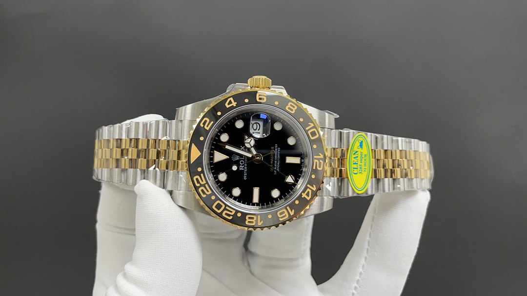 Rolex GMT-Master II (126713GRNR)