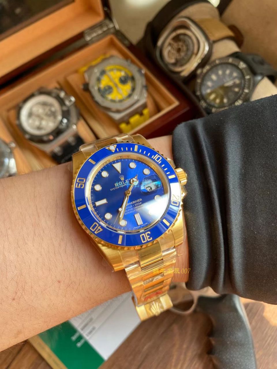 Rolex Submariner Date (Blue) (116618LB)